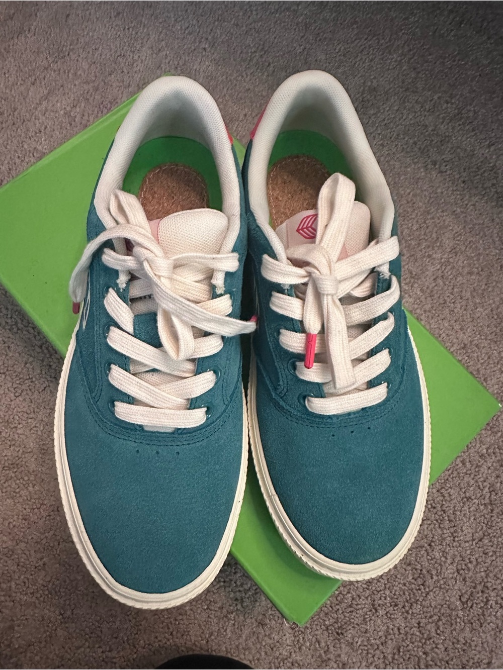 Cariuma Teal Low-Top Sneakers with White Laces